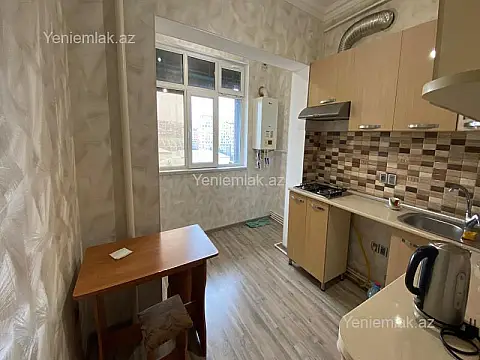 Satılır 2 otaqlı köhnə tikili 65 m²