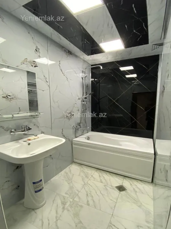 Satılır 2 otaqlı köhnə tikili 65 m²