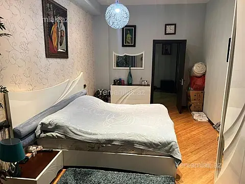 Satılır 4 otaqlı yeni tikili 160 m²