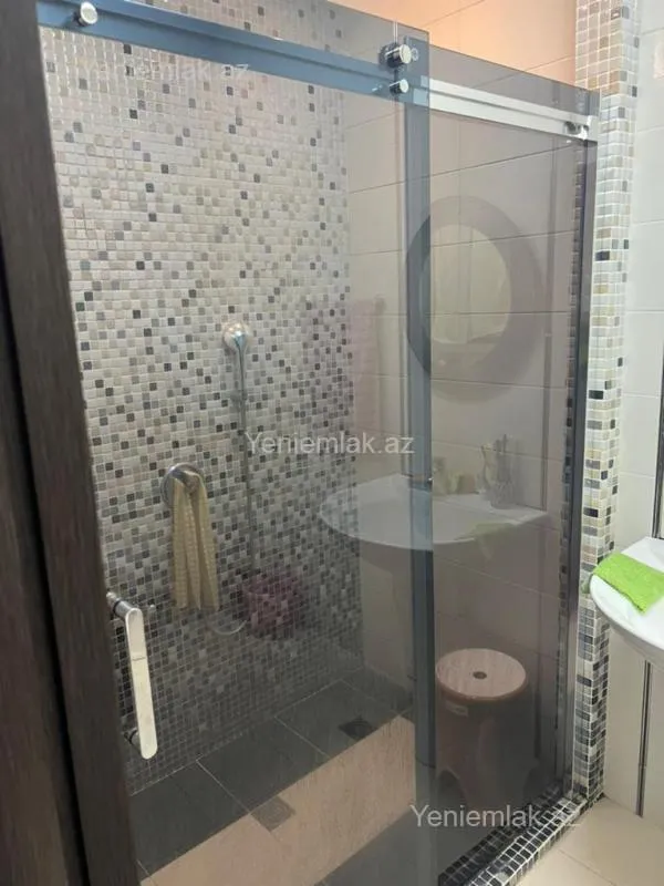 Satılır 4 otaqlı yeni tikili 160 m²