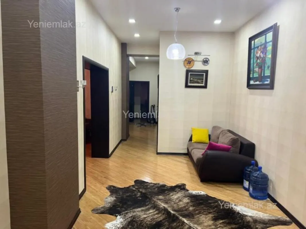 Satılır 4 otaqlı yeni tikili 160 m²