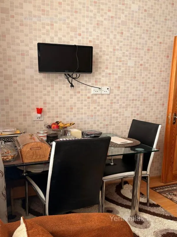 Satılır 2 otaqlı köhnə tikili 65 m²
