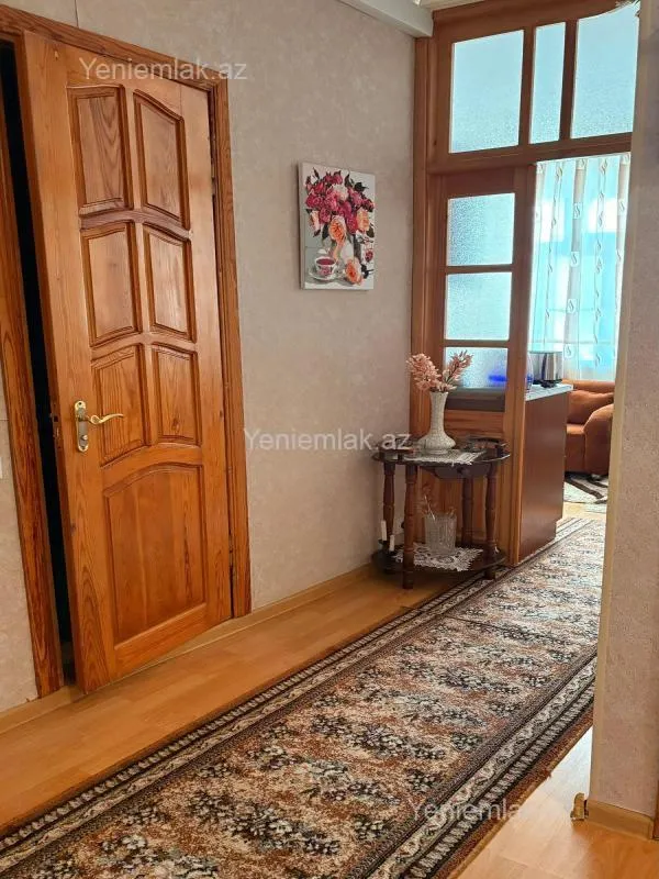 Satılır 2 otaqlı köhnə tikili 65 m²