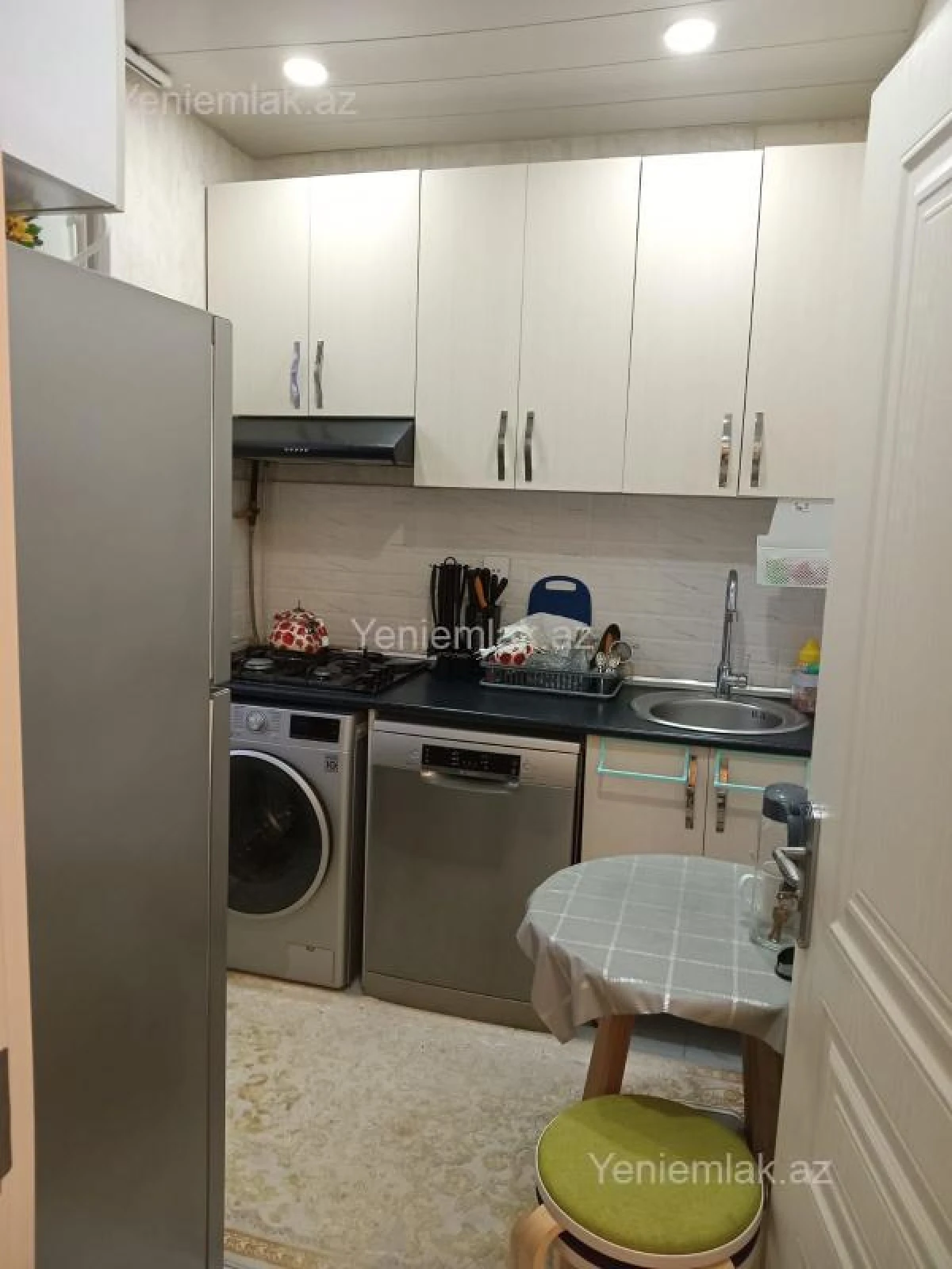 Satılır 2 otaqlı köhnə tikili 60 m²