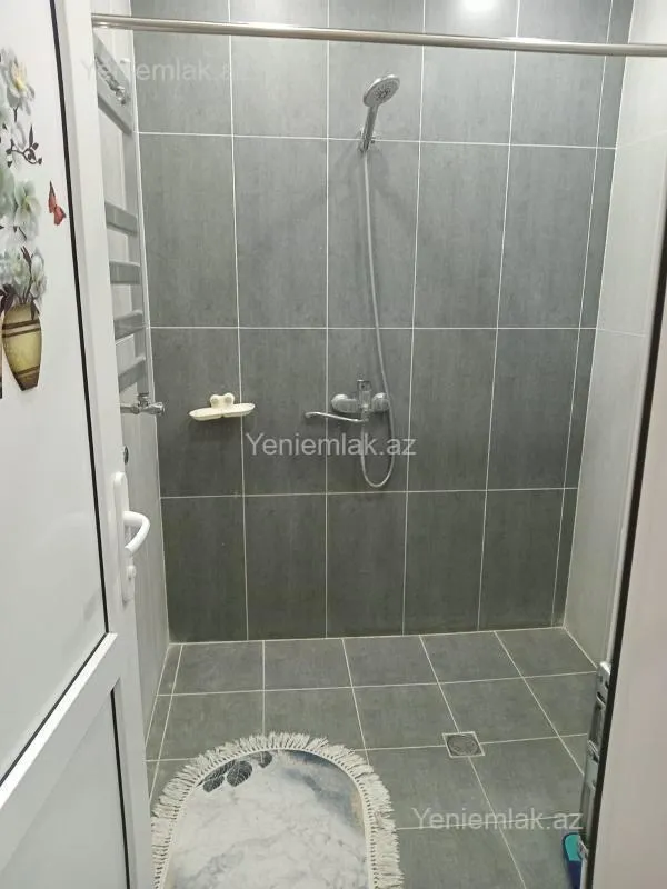 Satılır 2 otaqlı köhnə tikili 60 m²