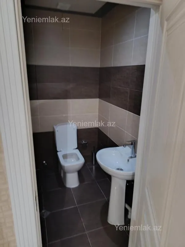 Satılır 2 otaqlı yeni tikili 80 m²