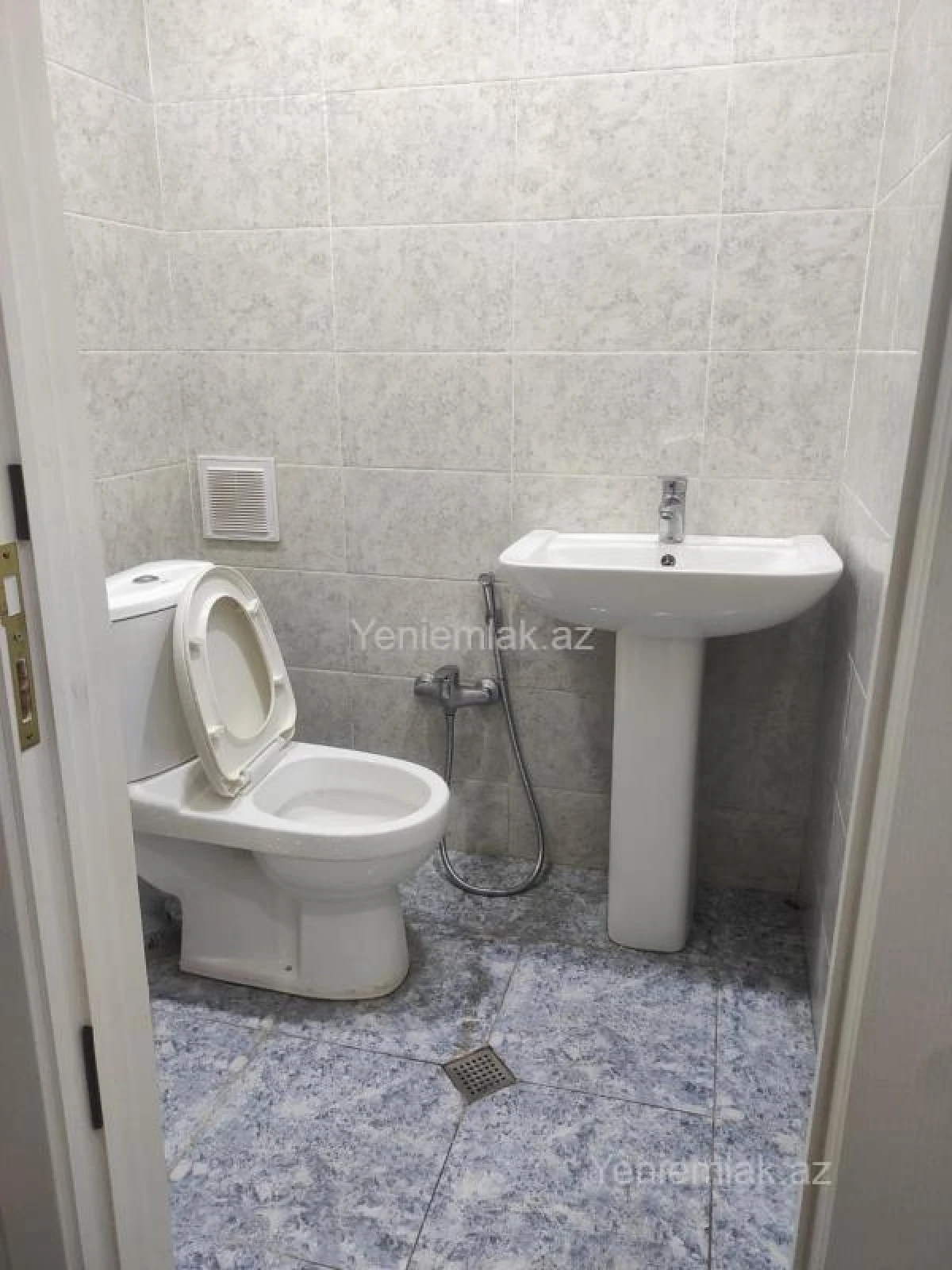 Satılır 3 otaqlı yeni tikili 90 m²