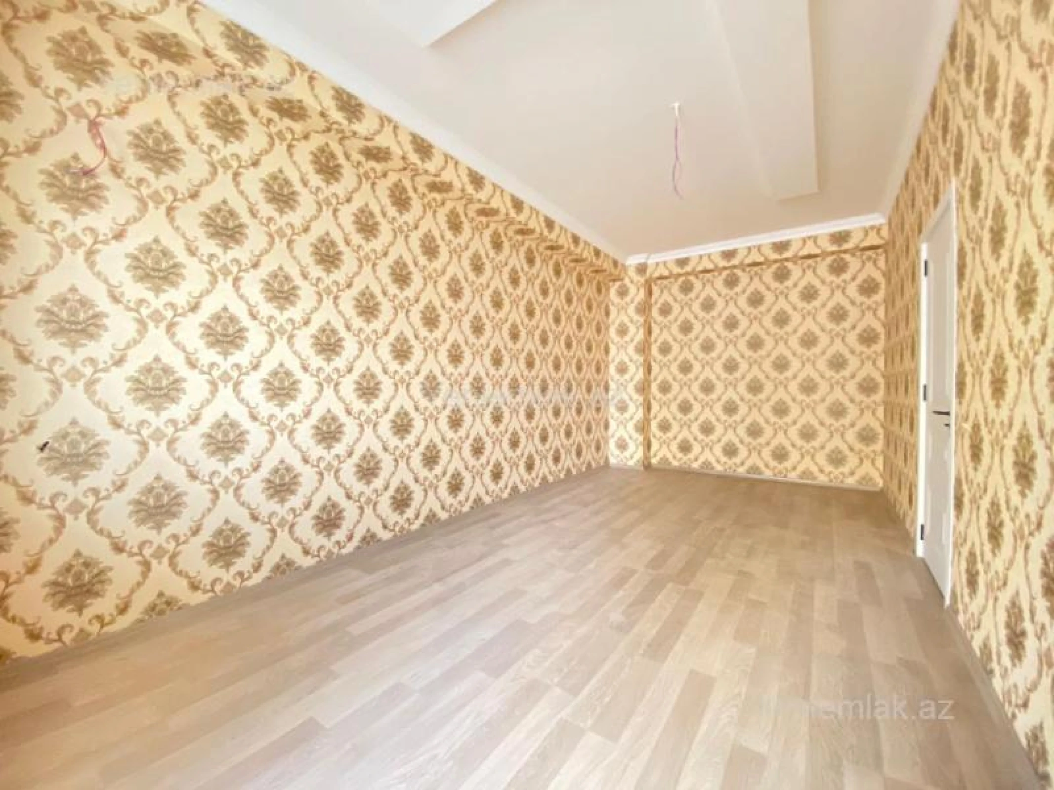 Satılır 3 otaqlı yeni tikili 107.7 m²