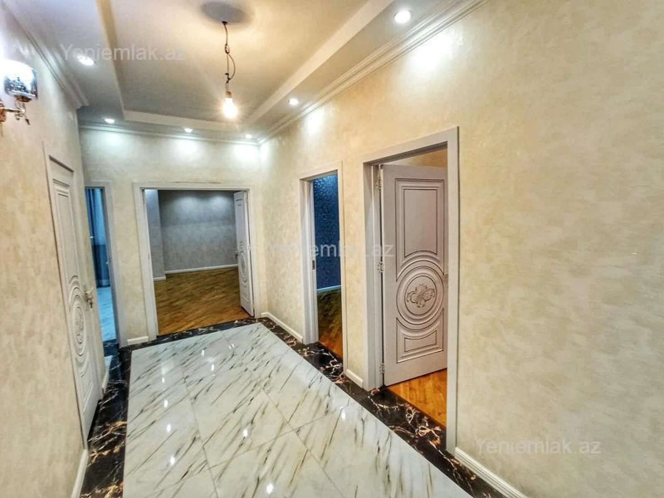 Satılır 4 otaqlı yeni tikili 180 m²