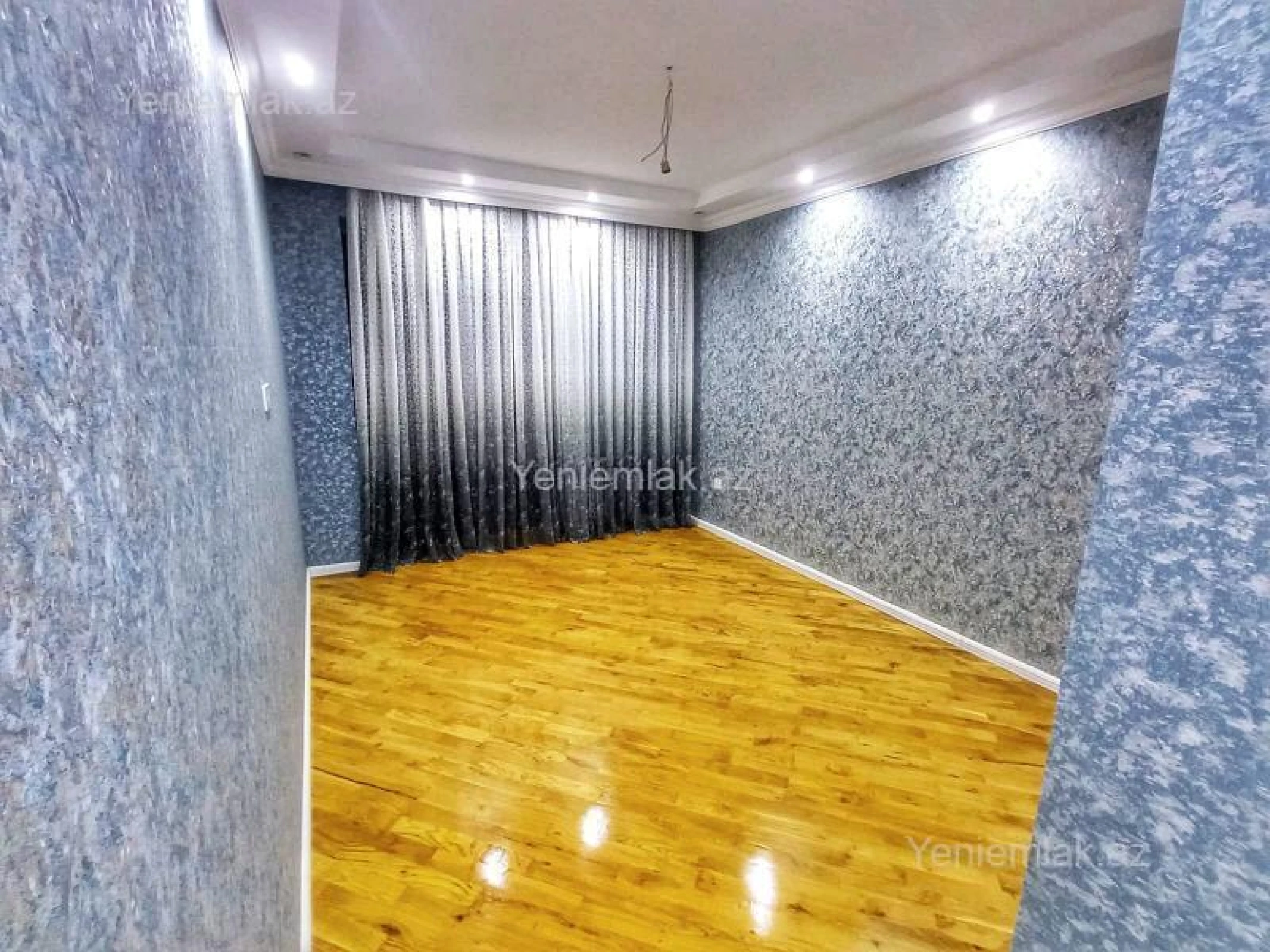 Satılır 4 otaqlı yeni tikili 180 m²