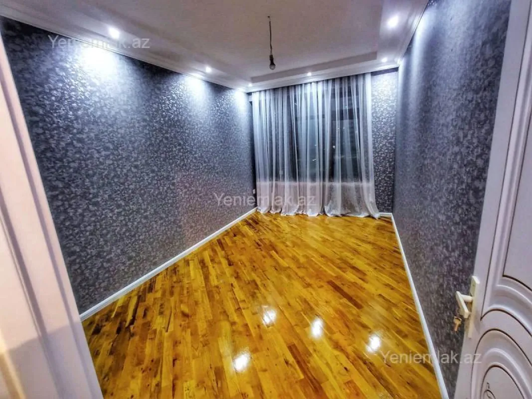 Satılır 4 otaqlı yeni tikili 180 m²