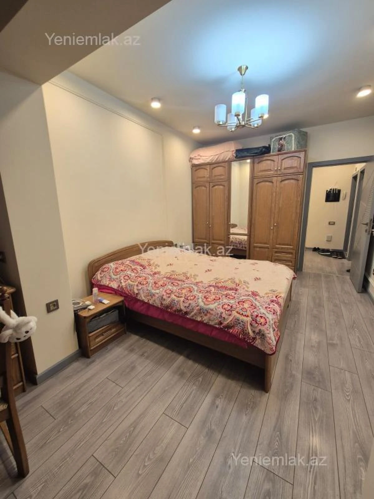 Satılır 2 otaqlı köhnə tikili 75 m²