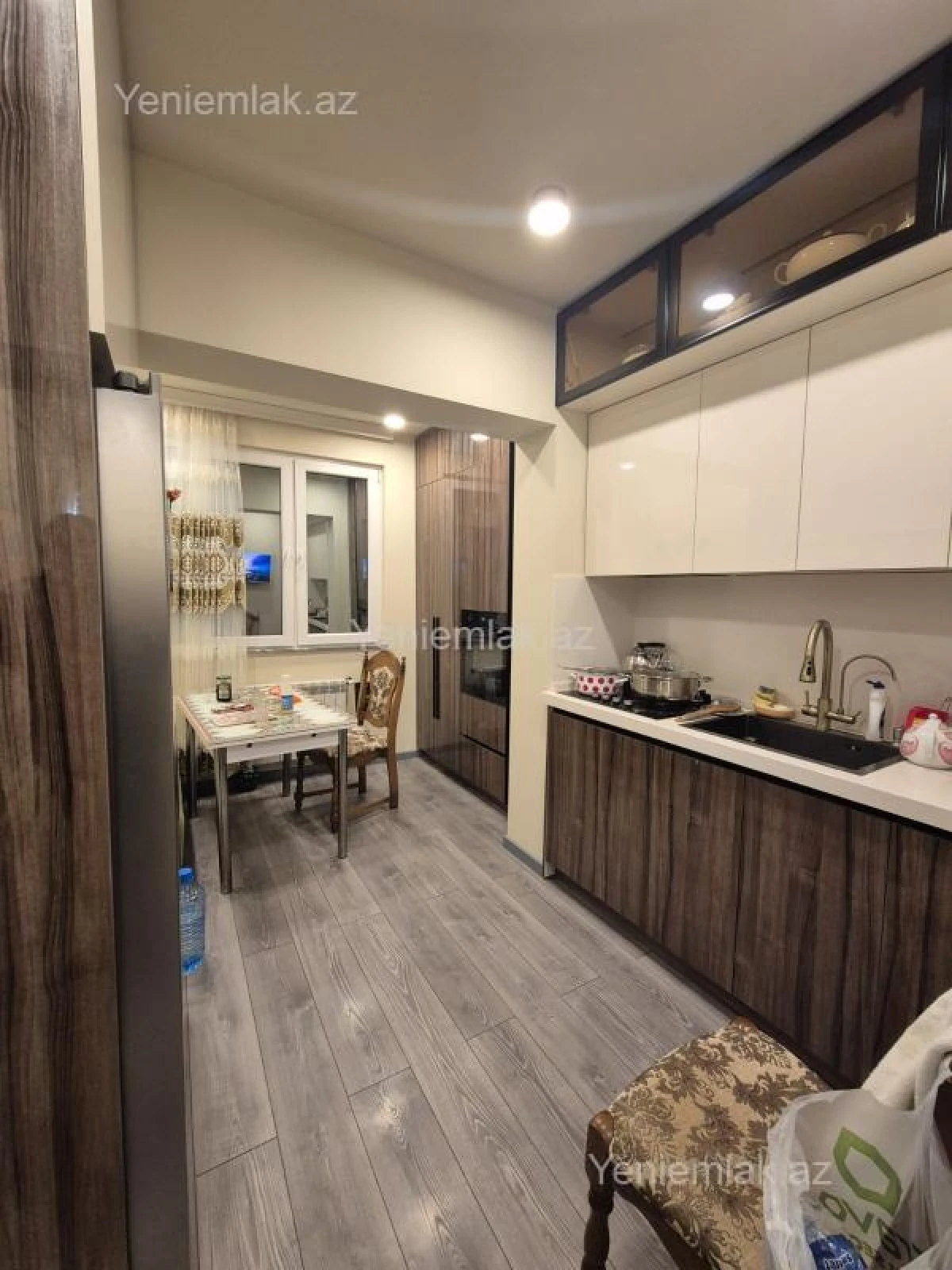 Satılır 2 otaqlı köhnə tikili 75 m²