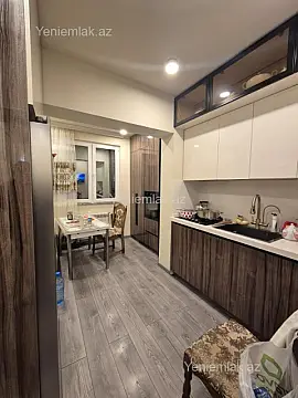 Satılır 2 otaqlı köhnə tikili 75 m²