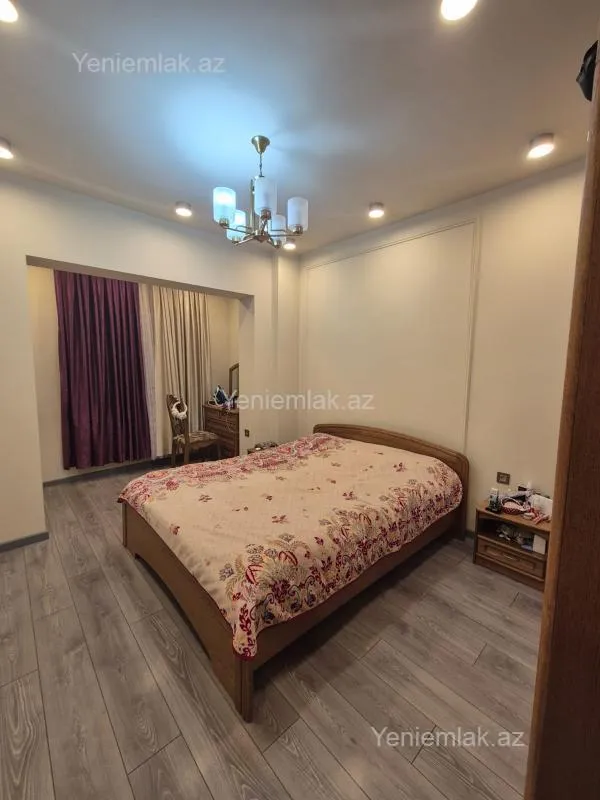 Satılır 2 otaqlı köhnə tikili 75 m²