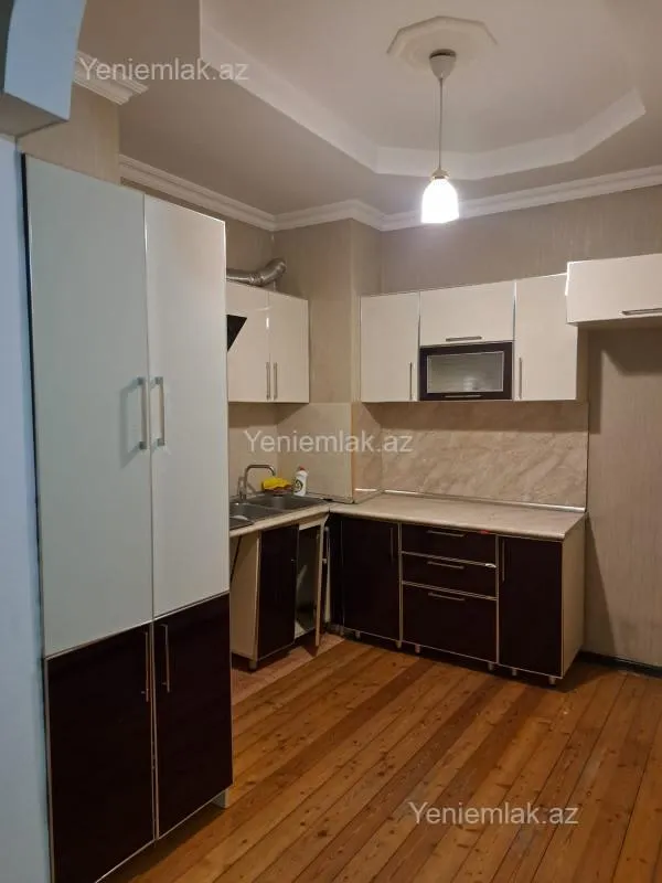 Satılır 2 otaqlı köhnə tikili 65 m²