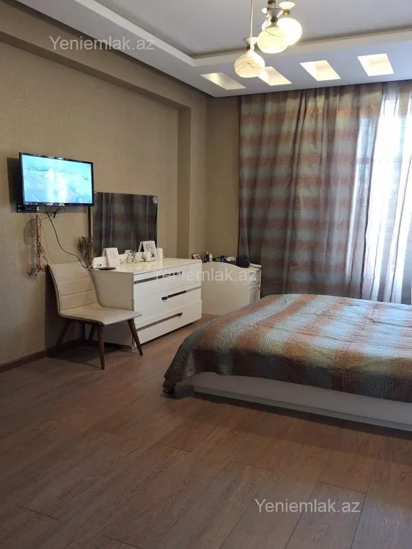 Satılır 2 otaqlı yeni tikili 92 m²