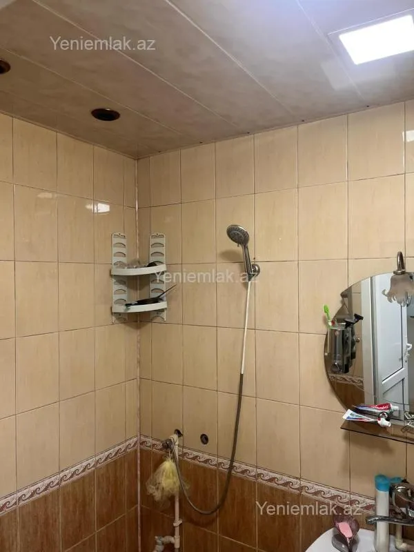 Satılır 3 otaqlı köhnə tikili 74 m²