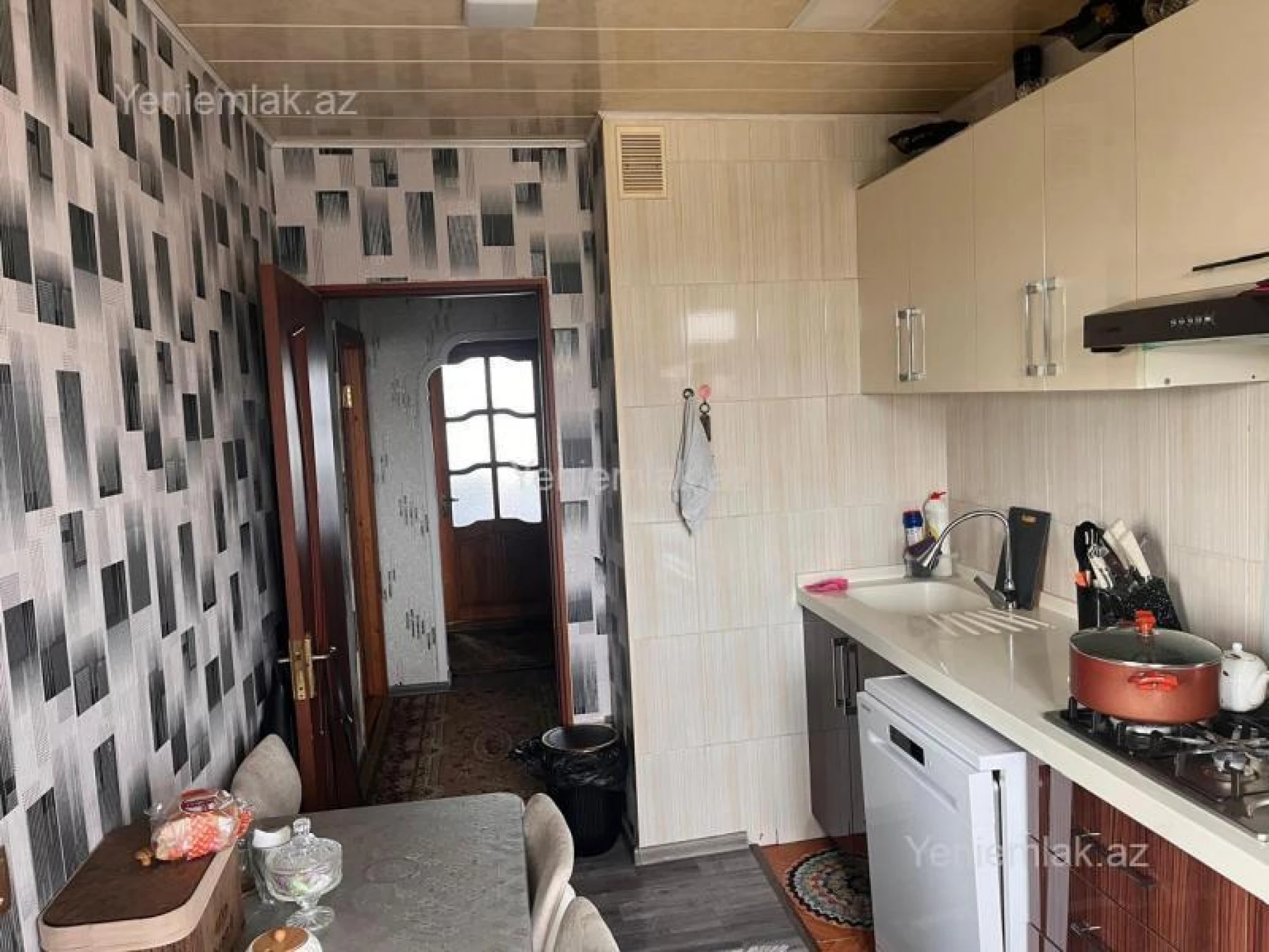 Satılır 3 otaqlı köhnə tikili 74 m²