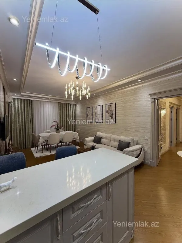 Satılır 3 otaqlı yeni tikili 110 m²