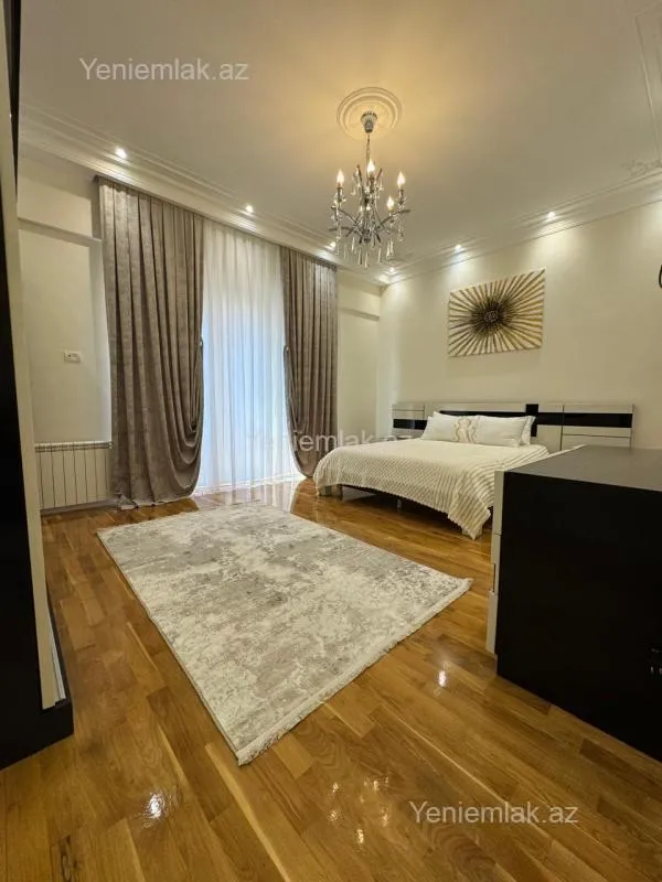 Satılır 4 otaqlı yeni tikili 220 m²