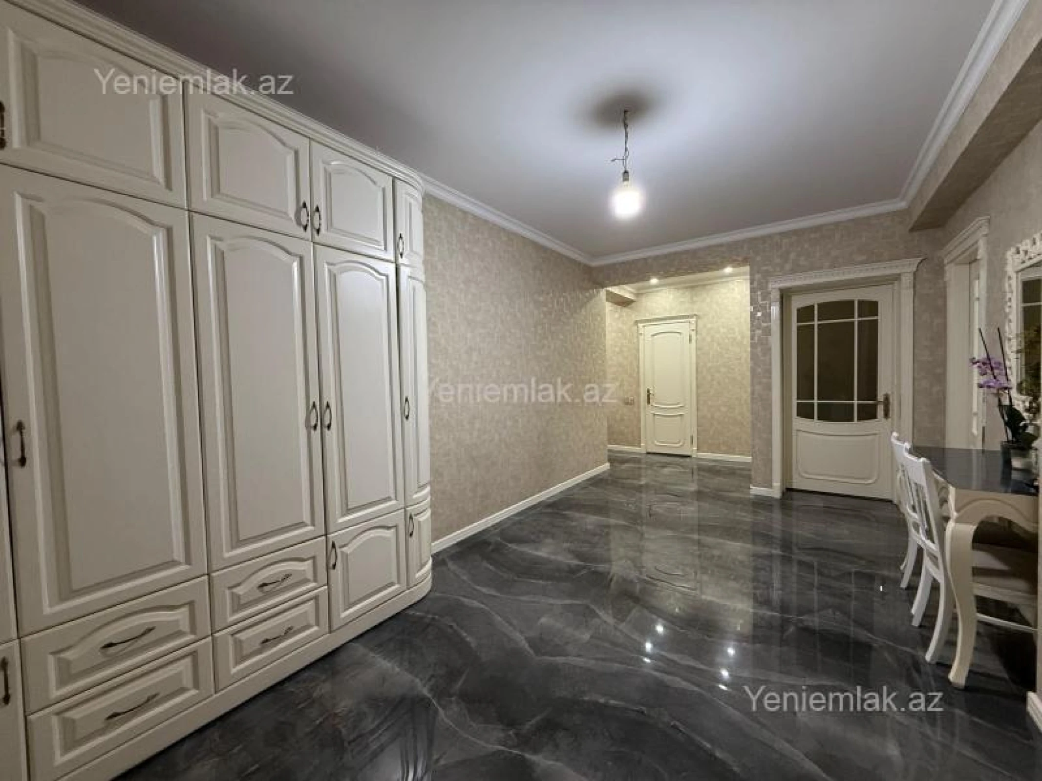 Satılır 3 otaqlı yeni tikili 150 m²