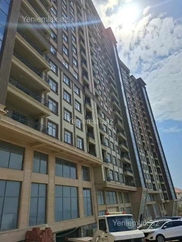 Satılır 4 otaqlı yeni tikili 185 m²
