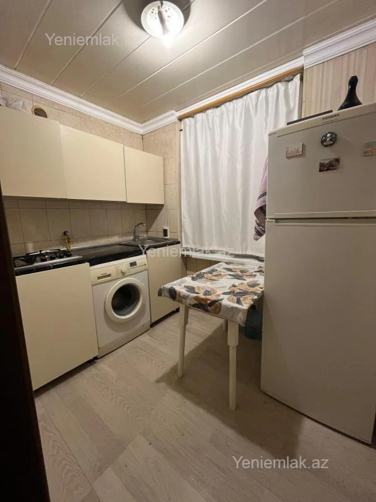 Satılır 3 otaqlı köhnə tikili 75 m²