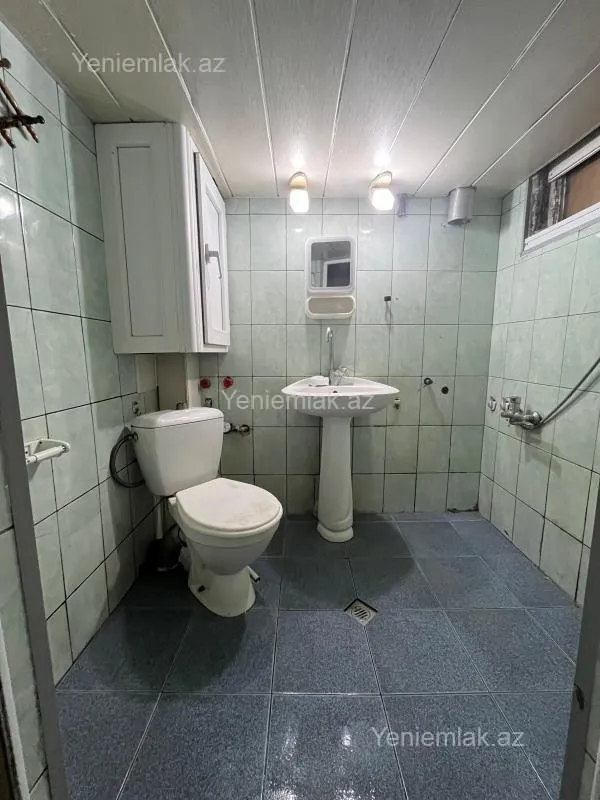 Satılır 3 otaqlı köhnə tikili 75 m²