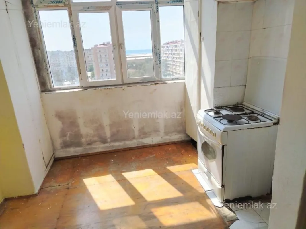 Satılır 2 otaqlı köhnə tikili 65 m²