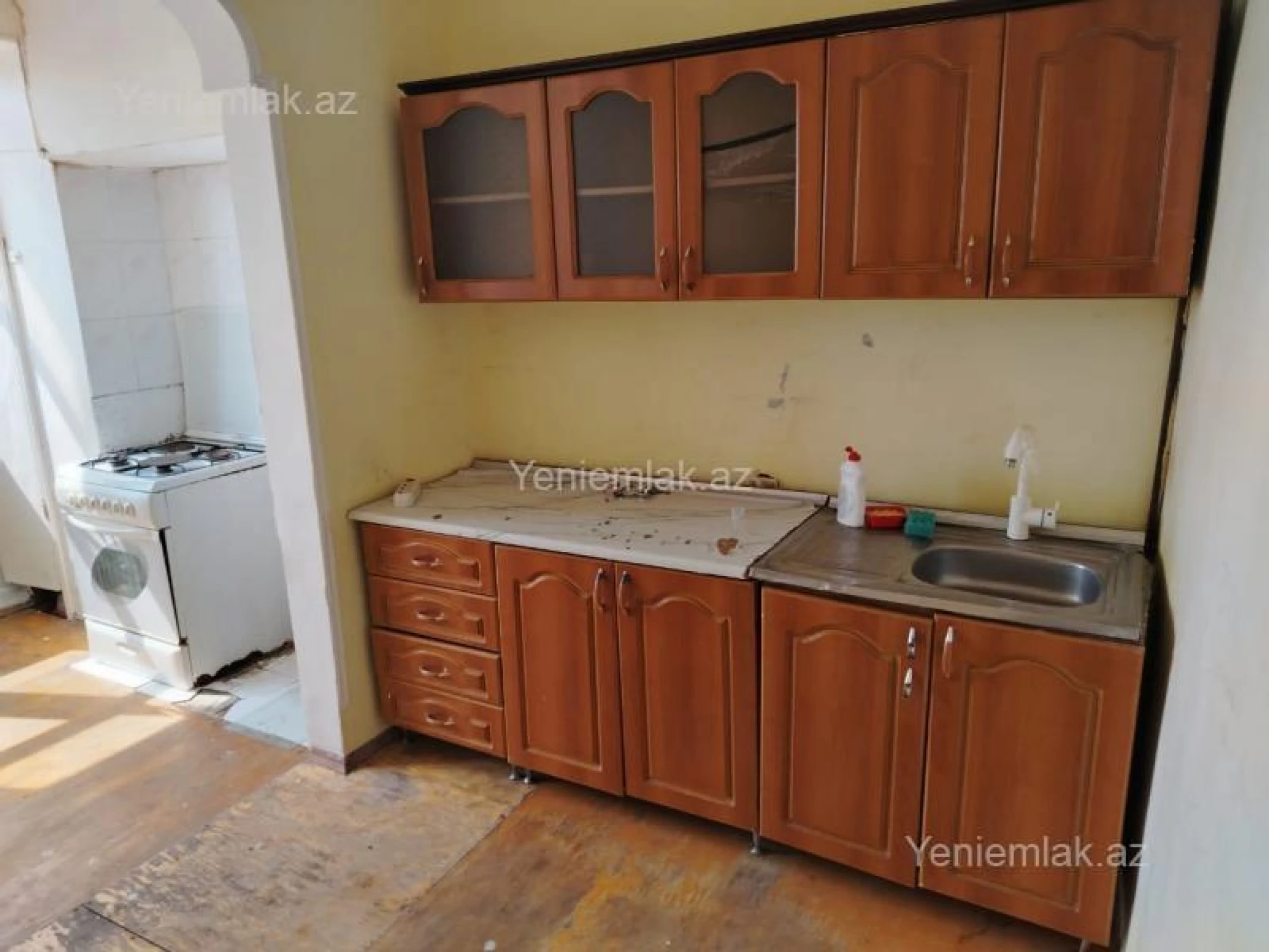 Satılır 2 otaqlı köhnə tikili 65 m²