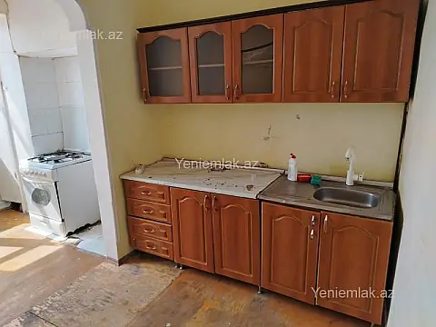 Satılır 2 otaqlı köhnə tikili 65 m²
