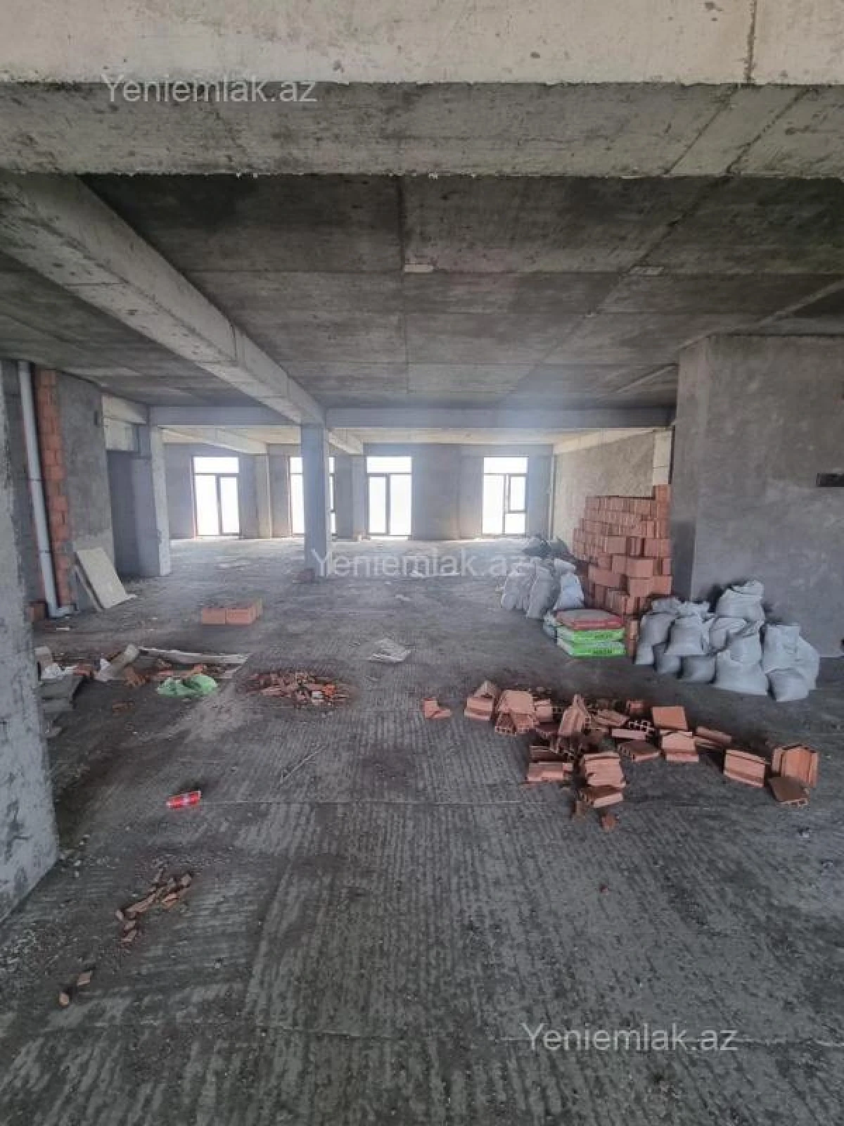 Satılır 4 otaqlı yeni tikili 180 m²