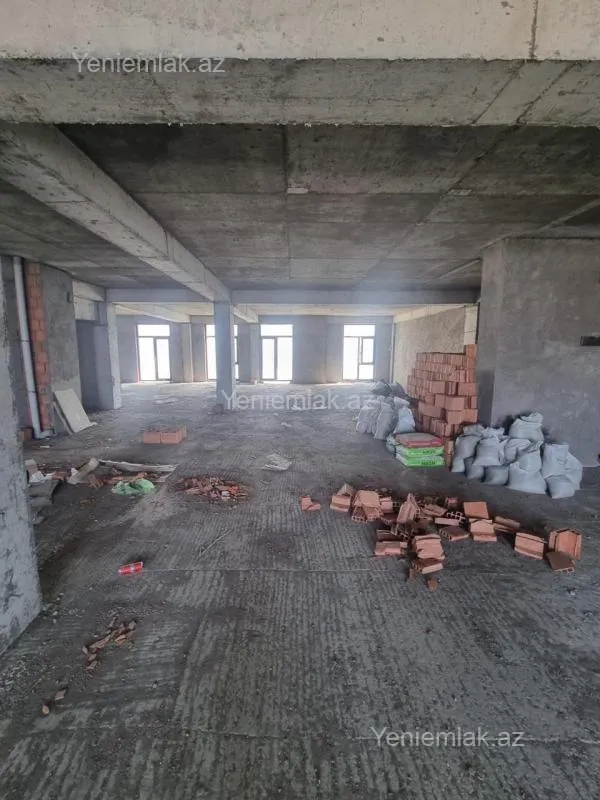 Satılır 4 otaqlı yeni tikili 180 m²