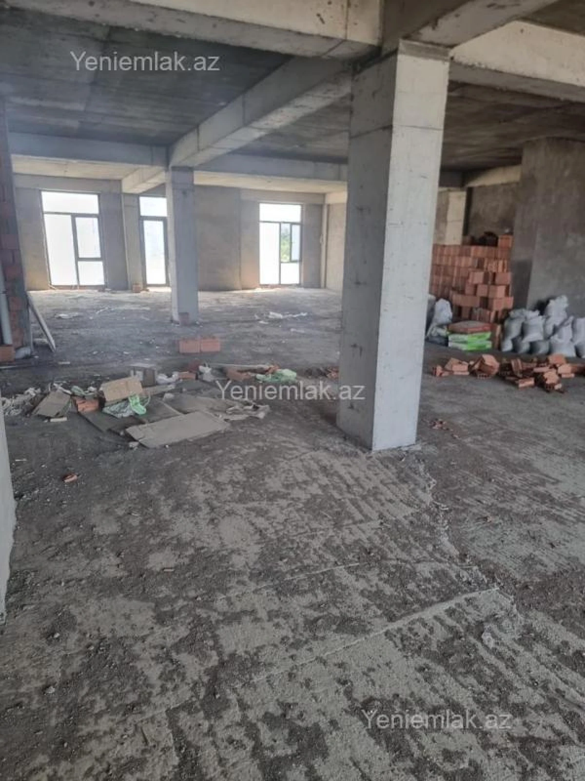 Satılır 4 otaqlı yeni tikili 180 m²