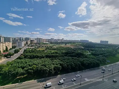 Satılır 4 otaqlı yeni tikili 180 m²