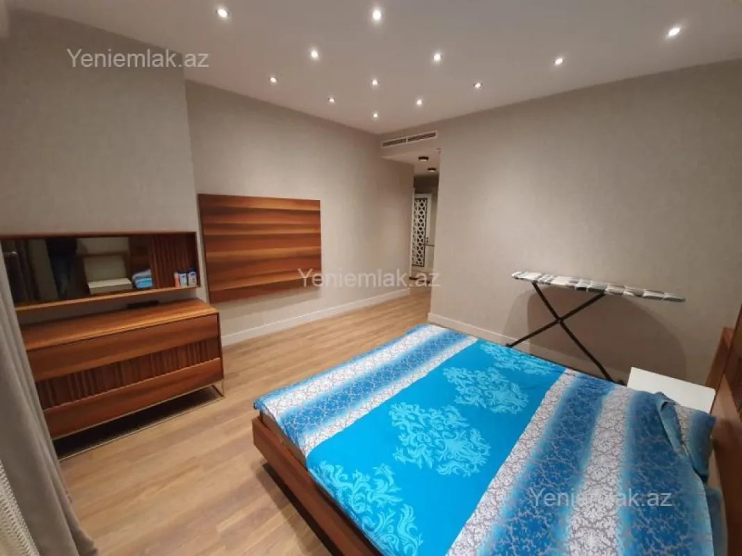 Satılır 3 otaqlı yeni tikili 115 m²