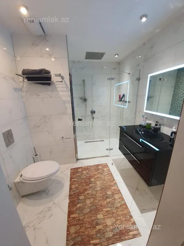 Satılır 3 otaqlı yeni tikili 115 m²