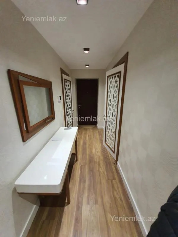 Satılır 3 otaqlı yeni tikili 115 m²
