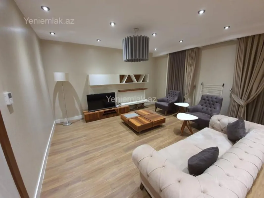 Satılır 3 otaqlı yeni tikili 115 m²