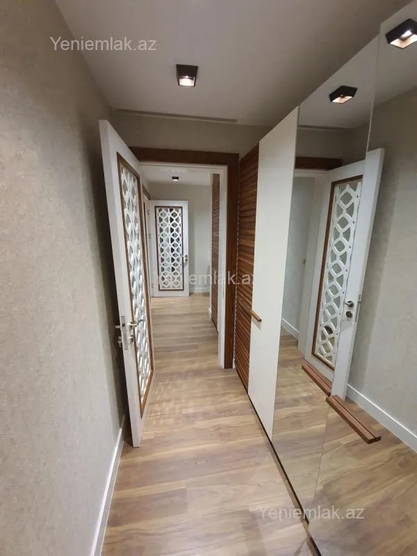 Satılır 3 otaqlı yeni tikili 115 m²