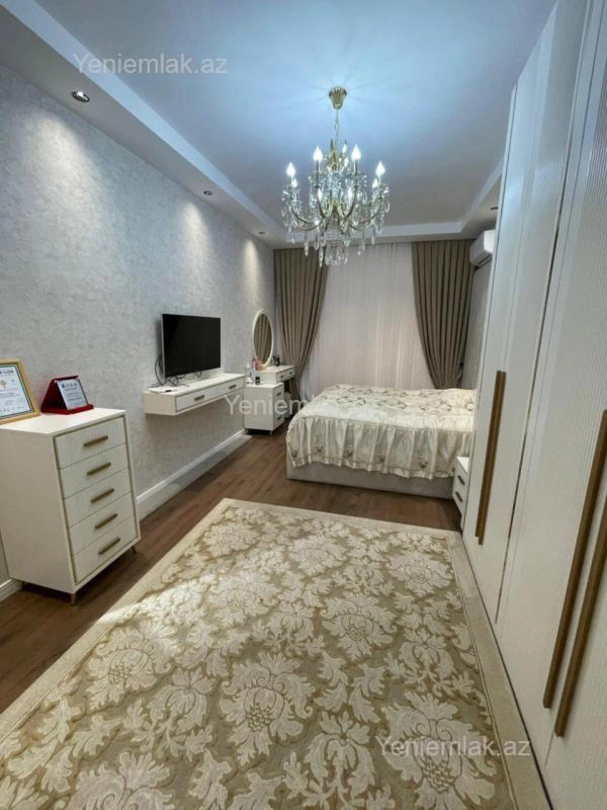 Satılır 4 otaqlı yeni tikili 195 m²