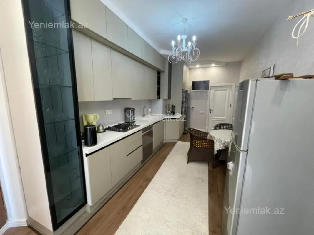 Satılır 4 otaqlı yeni tikili 195 m²