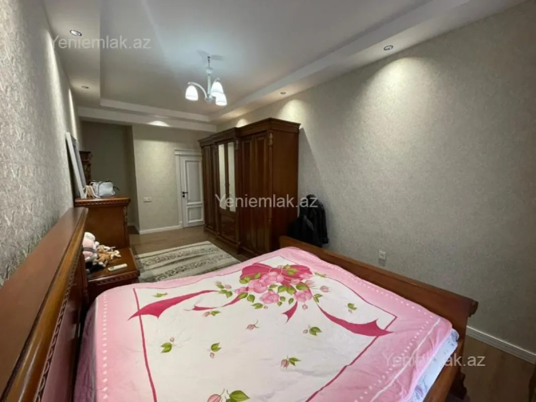 Satılır 4 otaqlı yeni tikili 195 m²