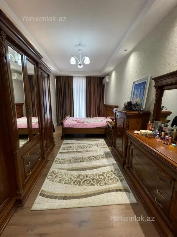 Satılır 4 otaqlı yeni tikili 195 m²