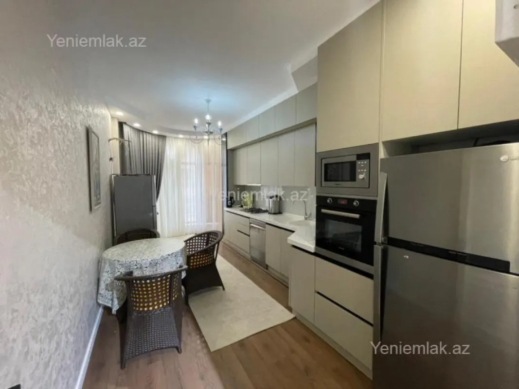 Satılır 4 otaqlı yeni tikili 195 m²