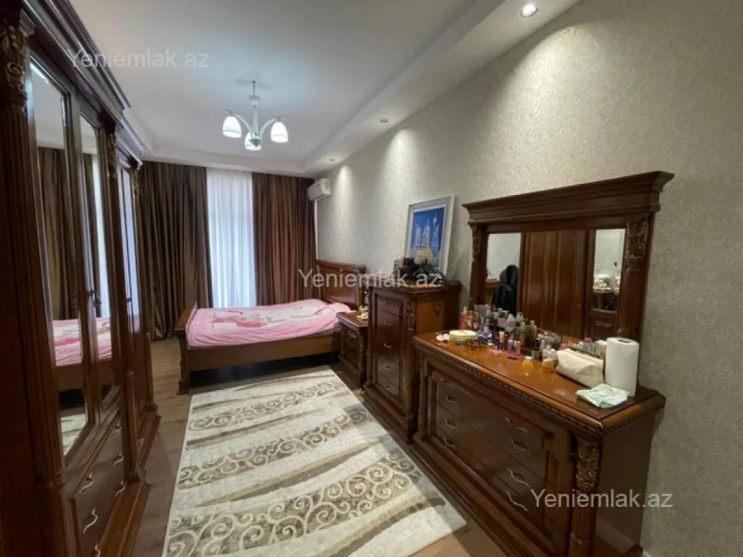 Satılır 4 otaqlı yeni tikili 195 m²