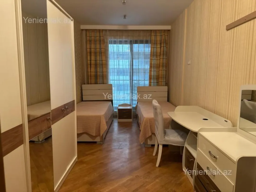 Satılır 3 otaqlı yeni tikili 170 m²