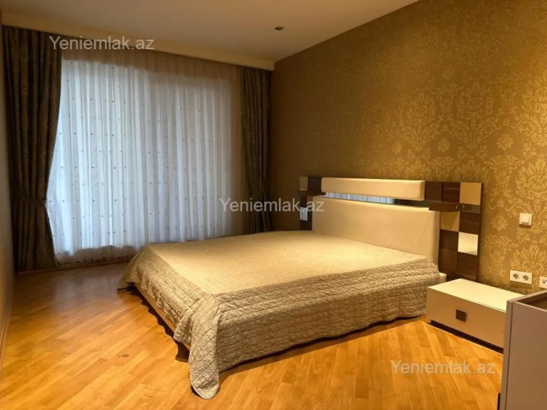 Satılır 3 otaqlı yeni tikili 170 m²