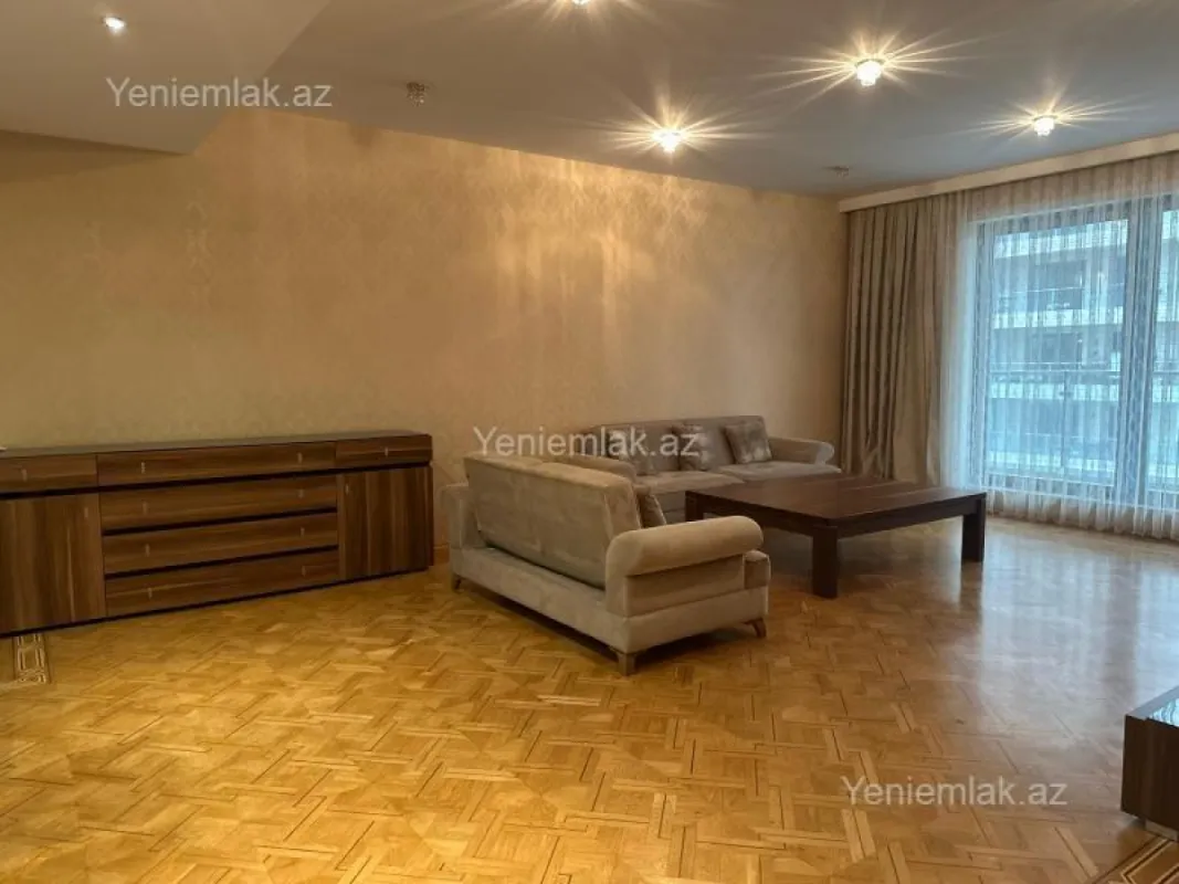 Satılır 3 otaqlı yeni tikili 170 m²